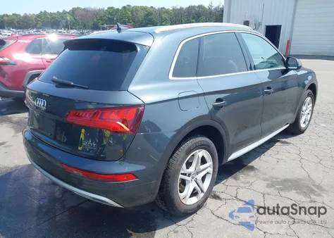 2018 Audi Q5 2.0T Premium/2.0T Tech Premium z USA, uszkodzony, nr VIN WA1BNAFY7J2215775